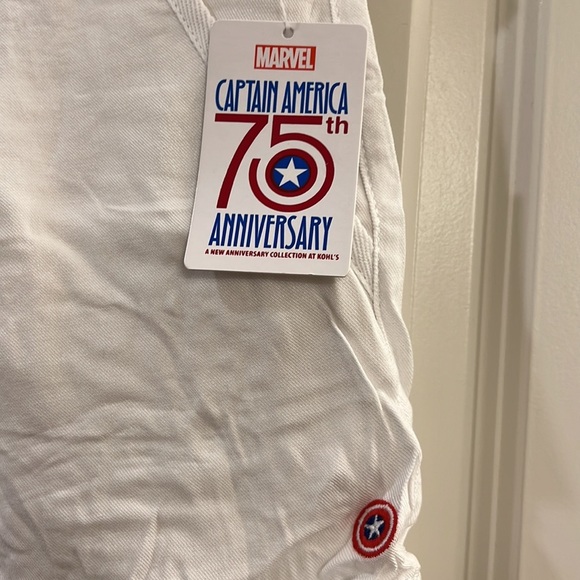 Marvel ladies shorts - Picture 2 of 6